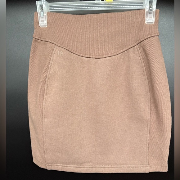 Lululemon Scuba High-Rise Mini Skirt - Picture 3 of 6